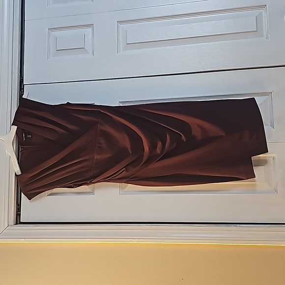 White House Black Market Dresses & Skirts - WHBM sleeveless v neck sheath dress, size 8, maroon.